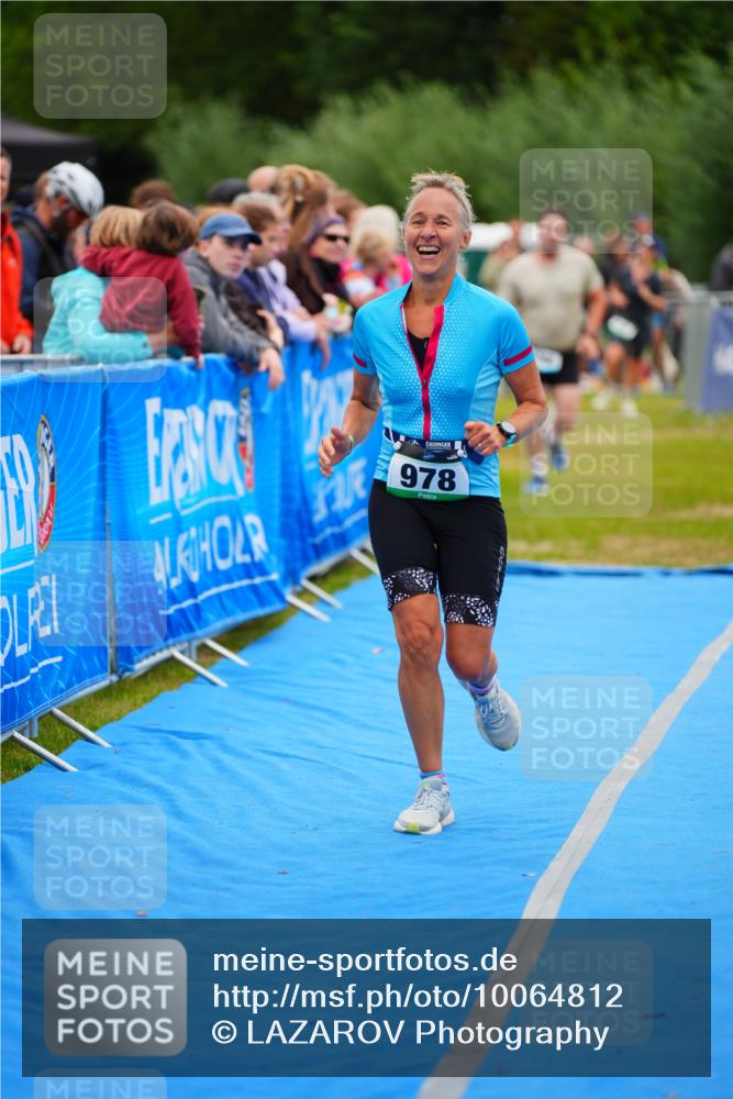 30.08.2026 - Elbe Triathlon Hamburg LAZAROV Photography http://msf.ph/oto/10064812 30.08.2026 12:07:51 Ziel 978, 1095 meine-sportfotos.de