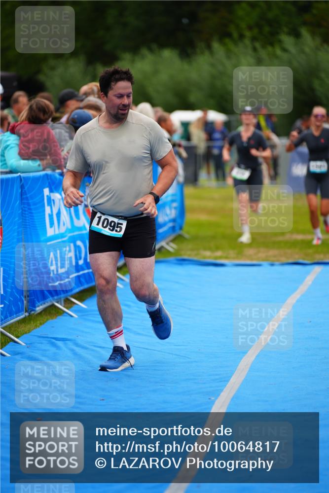 30.08.2026 - Elbe Triathlon Hamburg LAZAROV Photography http://msf.ph/oto/10064817 30.08.2026 12:07:56 Ziel 835, 1095, 1501 meine-sportfotos.de