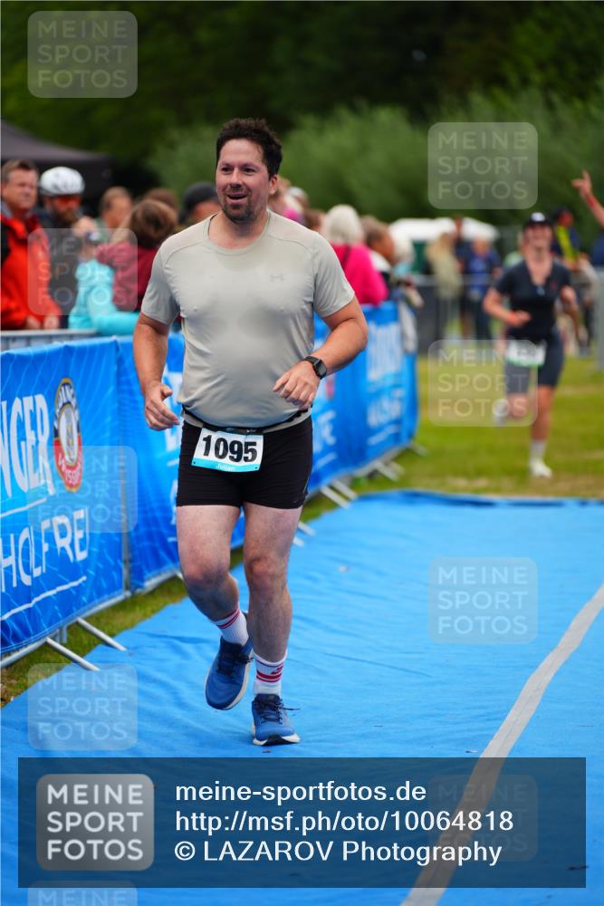 30.08.2026 - Elbe Triathlon Hamburg LAZAROV Photography http://msf.ph/oto/10064818 30.08.2026 12:07:57 Ziel 835, 1095, 1501 meine-sportfotos.de