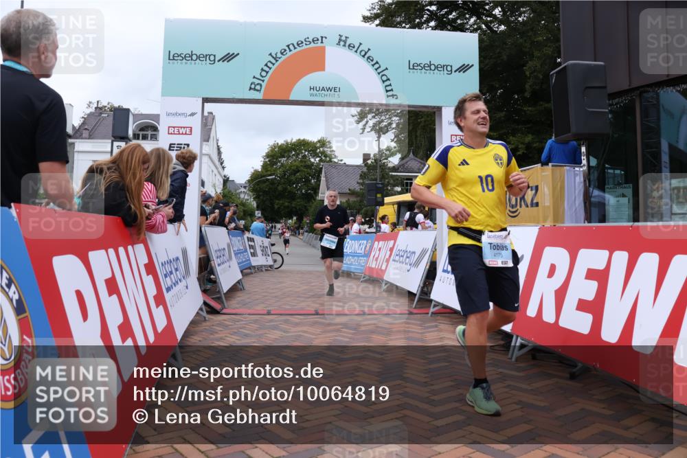 30.08.2026 - Blankeneser Heldenlauf Lena Gebhardt http://msf.ph/oto/10064819 30.08.2026 12:46:53 Ziel 4175, 4315, 4442 meine-sportfotos.de