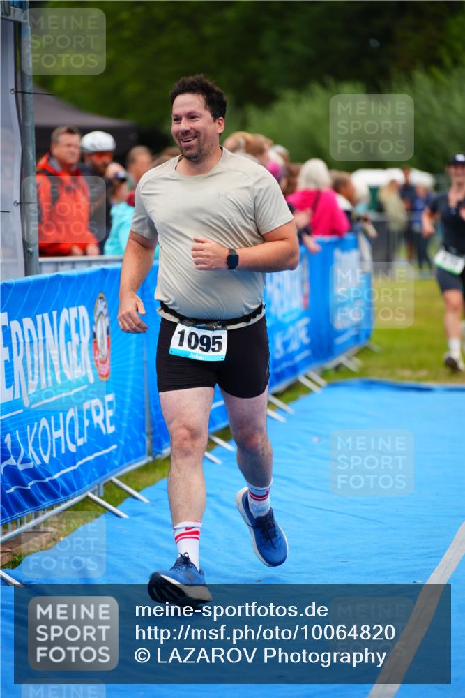 30.08.2026 - Elbe Triathlon Hamburg LAZAROV Photography http://msf.ph/oto/10064820 30.08.2026 12:07:57 Ziel 835, 1095, 1501 meine-sportfotos.de