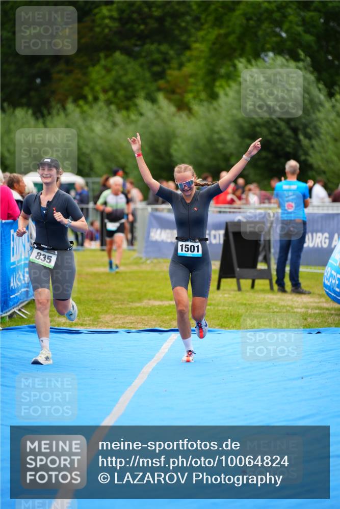 30.08.2026 - Elbe Triathlon Hamburg LAZAROV Photography http://msf.ph/oto/10064824 30.08.2026 12:07:58 Ziel 835, 1095, 1501 meine-sportfotos.de