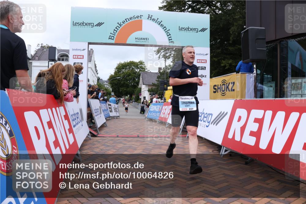 30.08.2026 - Blankeneser Heldenlauf Lena Gebhardt http://msf.ph/oto/10064826 30.08.2026 12:46:54 Ziel 4175, 4315, 4442 meine-sportfotos.de