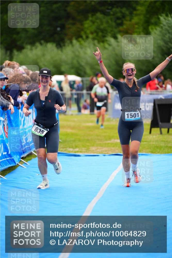 30.08.2026 - Elbe Triathlon Hamburg LAZAROV Photography http://msf.ph/oto/10064829 30.08.2026 12:07:59 Ziel 835, 1095, 1366, 1501 meine-sportfotos.de