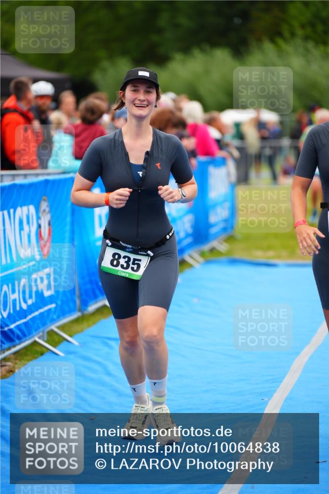 30.08.2026 - Elbe Triathlon Hamburg LAZAROV Photography http://msf.ph/oto/10064838 30.08.2026 12:08:01 Ziel 835, 1366, 1501 meine-sportfotos.de