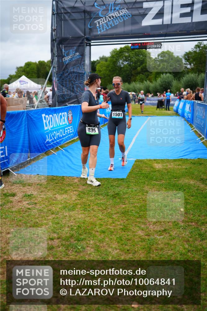 30.08.2026 - Elbe Triathlon Hamburg LAZAROV Photography http://msf.ph/oto/10064841 30.08.2026 12:08:03 Ziel 835, 1366, 1501 meine-sportfotos.de