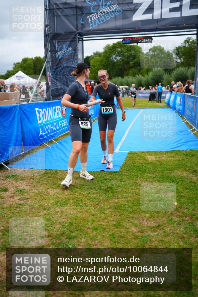 30.08.2026 - Elbe Triathlon Hamburg LAZAROV Photography http://msf.ph/oto/10064844 30.08.2026 12:08:03 Ziel 835, 1366, 1501 meine-sportfotos.de