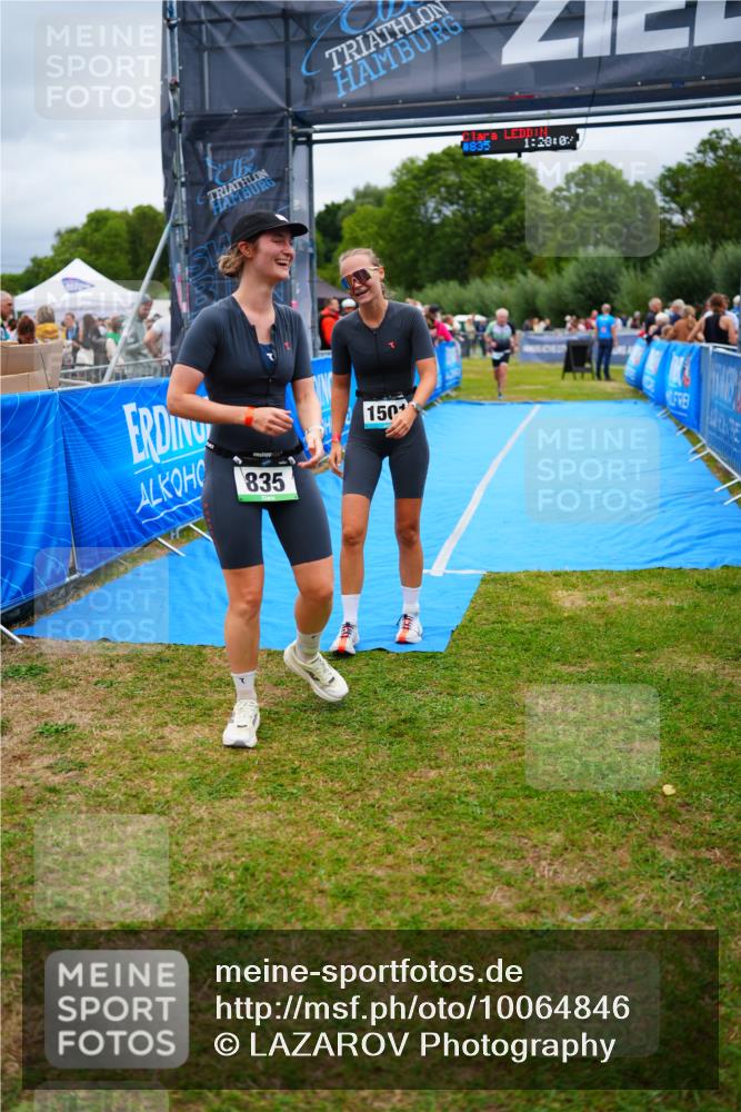 30.08.2026 - Elbe Triathlon Hamburg LAZAROV Photography http://msf.ph/oto/10064846 30.08.2026 12:08:03 Ziel 835, 1366, 1501 meine-sportfotos.de