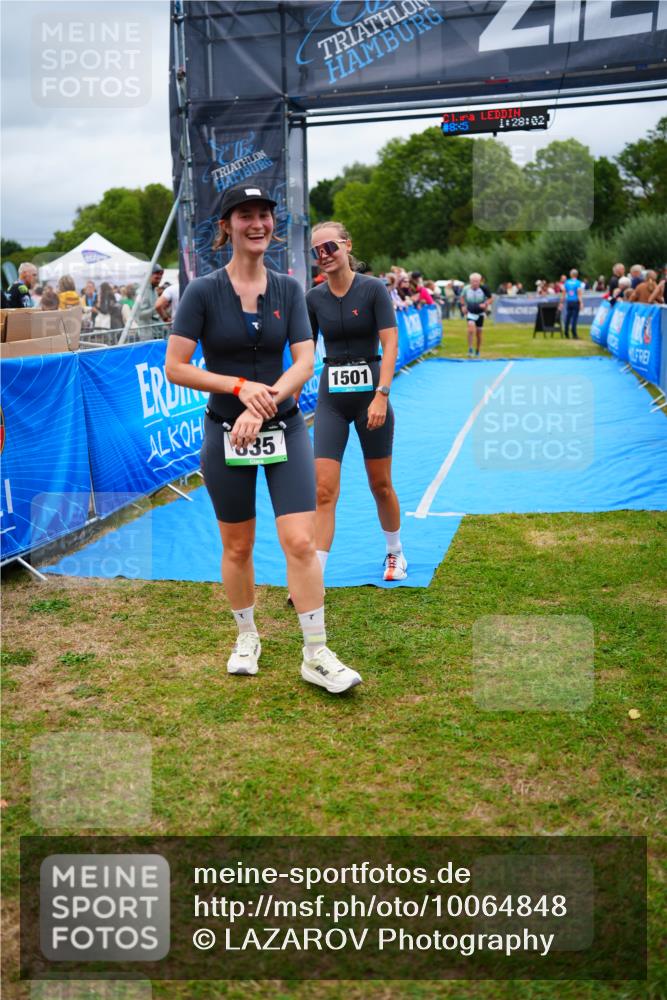 30.08.2026 - Elbe Triathlon Hamburg LAZAROV Photography http://msf.ph/oto/10064848 30.08.2026 12:08:04 Ziel 835, 1366, 1501 meine-sportfotos.de