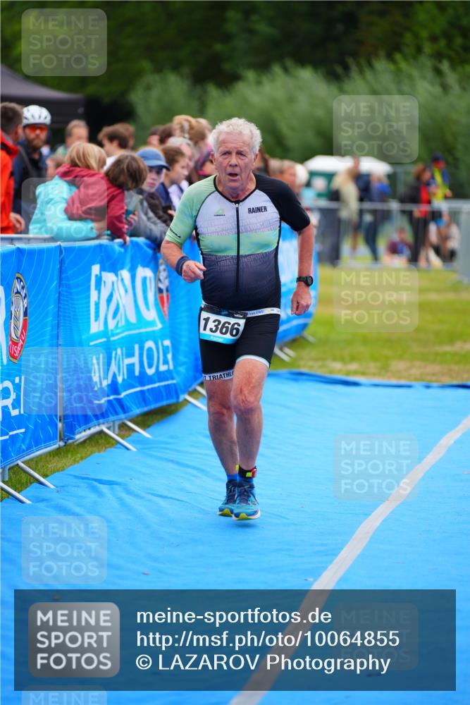 30.08.2026 - Elbe Triathlon Hamburg LAZAROV Photography http://msf.ph/oto/10064855 30.08.2026 12:08:07 Ziel 1366 meine-sportfotos.de