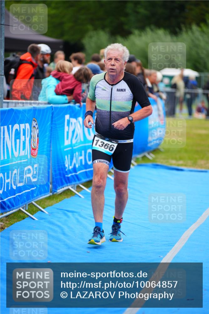 30.08.2026 - Elbe Triathlon Hamburg LAZAROV Photography http://msf.ph/oto/10064857 30.08.2026 12:08:07 Ziel 1366 meine-sportfotos.de