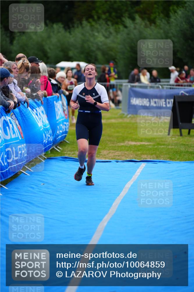 30.08.2026 - Elbe Triathlon Hamburg LAZAROV Photography http://msf.ph/oto/10064859 30.08.2026 12:08:17 Ziel 840, 1584 meine-sportfotos.de