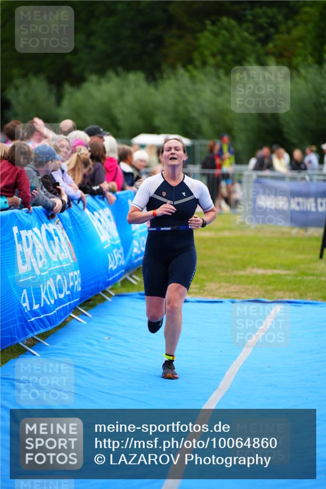 30.08.2026 - Elbe Triathlon Hamburg LAZAROV Photography http://msf.ph/oto/10064860 30.08.2026 12:08:17 Ziel 840, 1584 meine-sportfotos.de