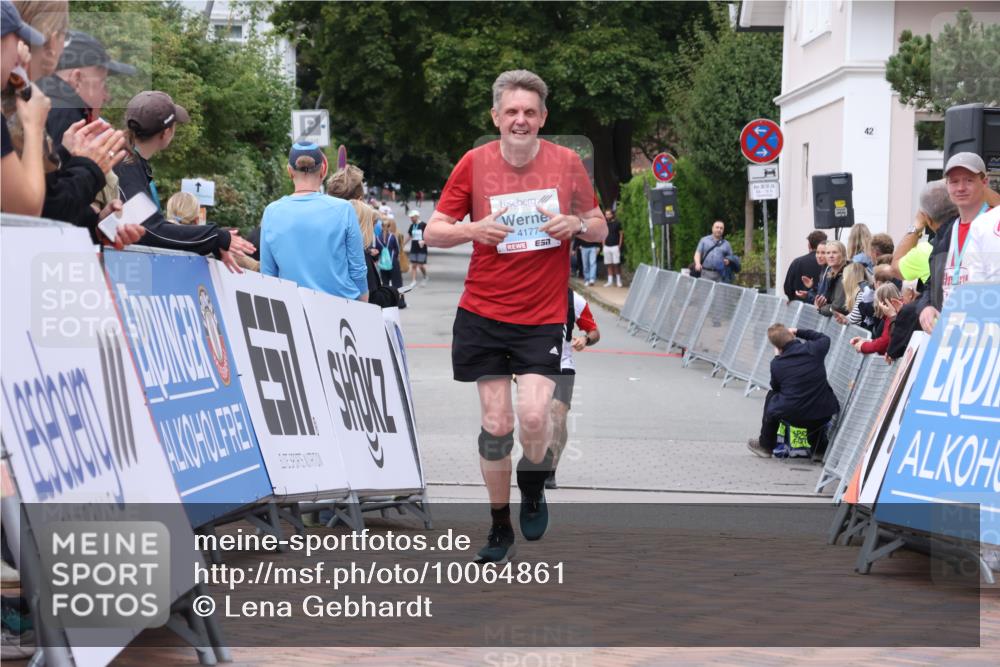 30.08.2026 - Blankeneser Heldenlauf Lena Gebhardt http://msf.ph/oto/10064861 30.08.2026 12:47:06 Ziel 4177, 4236 meine-sportfotos.de