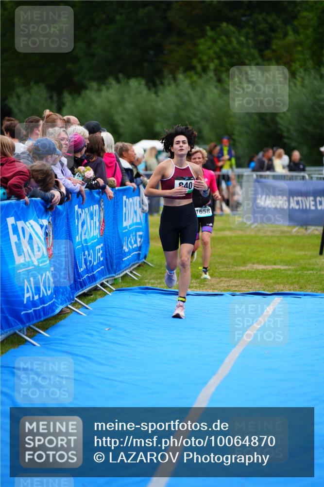 30.08.2026 - Elbe Triathlon Hamburg LAZAROV Photography http://msf.ph/oto/10064870 30.08.2026 12:08:22 Ziel 840, 1355, 1584, 1658 meine-sportfotos.de