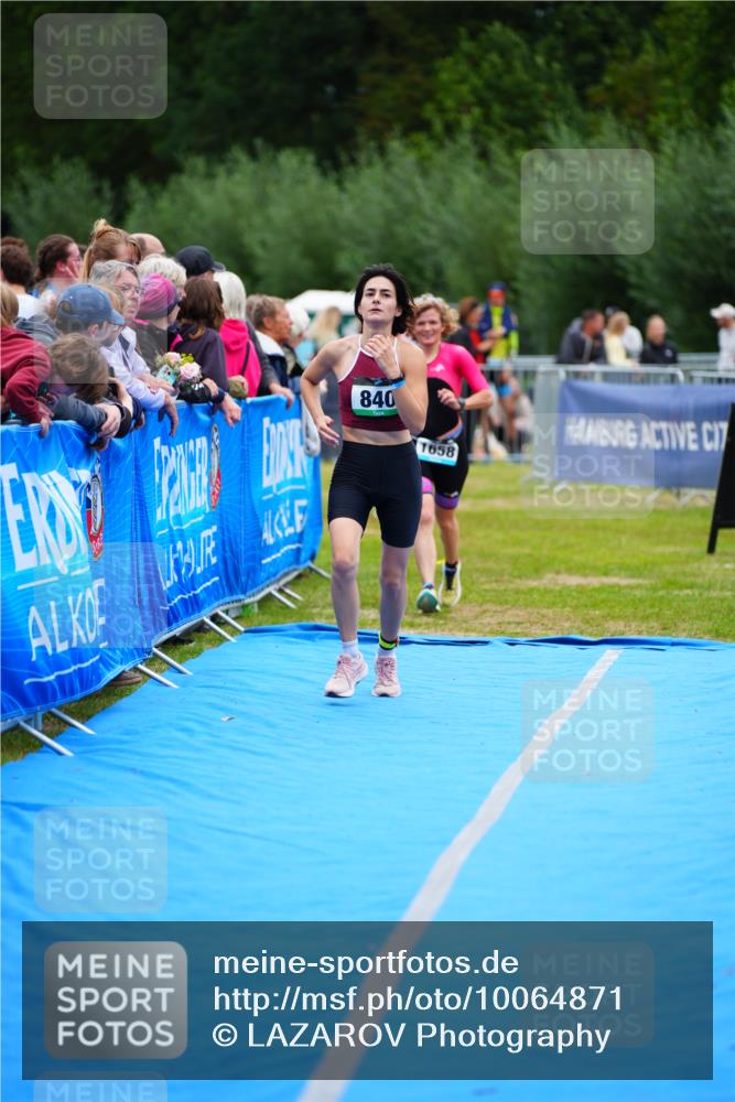 30.08.2026 - Elbe Triathlon Hamburg LAZAROV Photography http://msf.ph/oto/10064871 30.08.2026 12:08:22 Ziel 840, 1355, 1584, 1658 meine-sportfotos.de