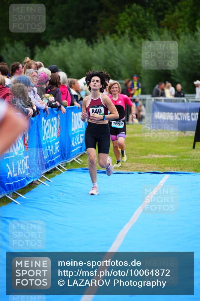 30.08.2026 - Elbe Triathlon Hamburg LAZAROV Photography http://msf.ph/oto/10064872 30.08.2026 12:08:22 Ziel 840, 1355, 1584, 1658 meine-sportfotos.de
