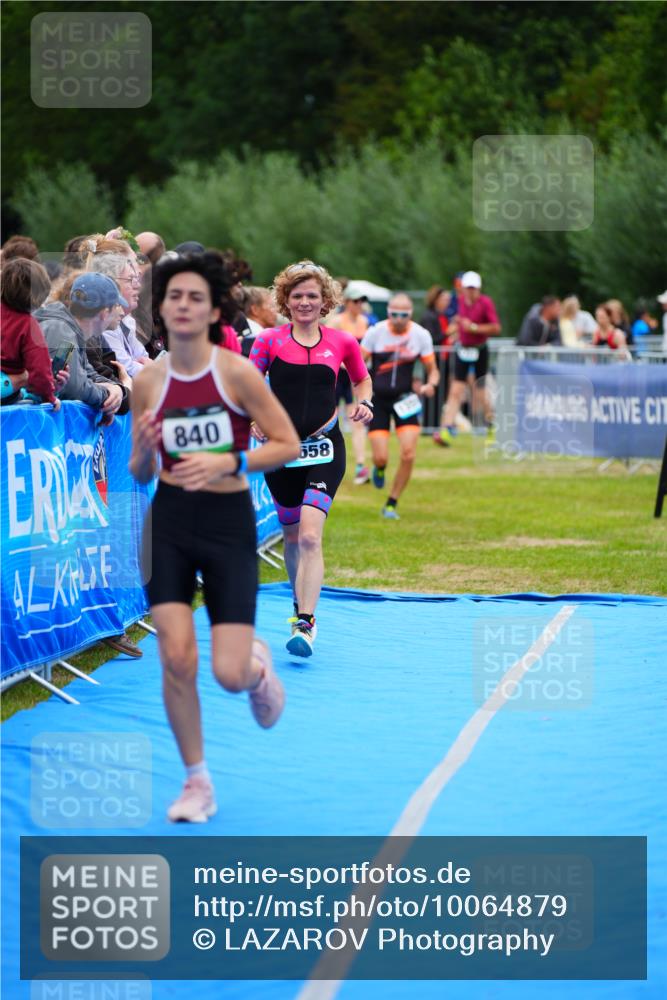 30.08.2026 - Elbe Triathlon Hamburg LAZAROV Photography http://msf.ph/oto/10064879 30.08.2026 12:08:24 Ziel 840, 1355, 1658 meine-sportfotos.de
