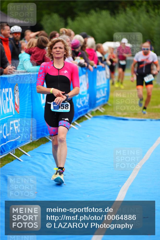 30.08.2026 - Elbe Triathlon Hamburg LAZAROV Photography http://msf.ph/oto/10064886 30.08.2026 12:08:26 Ziel 840, 1355, 1357, 1633, 1658 meine-sportfotos.de