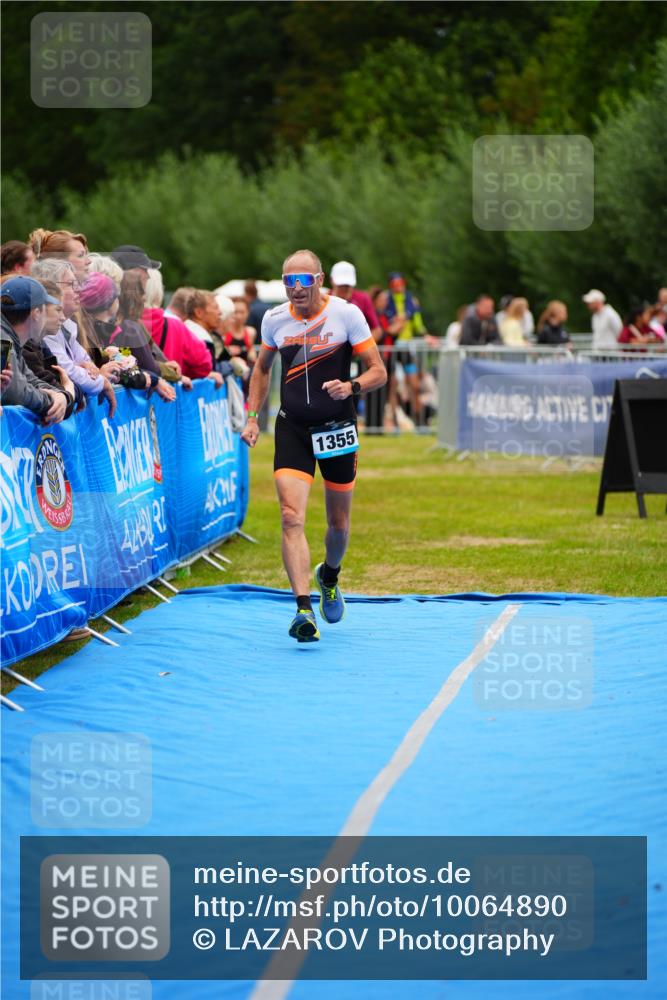 30.08.2026 - Elbe Triathlon Hamburg LAZAROV Photography http://msf.ph/oto/10064890 30.08.2026 12:08:28 Ziel 840, 1355, 1357, 1633, 1658 meine-sportfotos.de