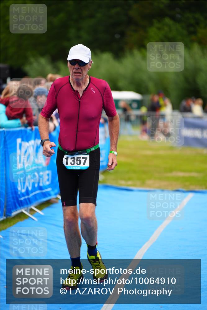 30.08.2026 - Elbe Triathlon Hamburg LAZAROV Photography http://msf.ph/oto/10064910 30.08.2026 12:08:34 Ziel 1355, 1357, 1633 meine-sportfotos.de