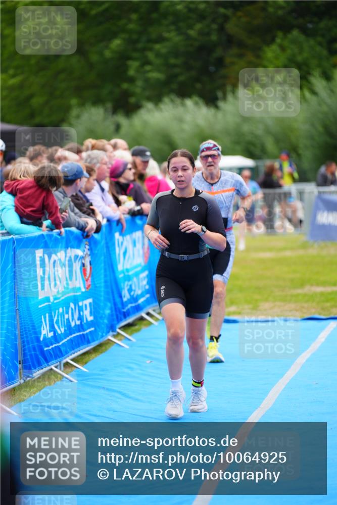 30.08.2026 - Elbe Triathlon Hamburg LAZAROV Photography http://msf.ph/oto/10064925 30.08.2026 12:08:49 Ziel 789, 915 meine-sportfotos.de