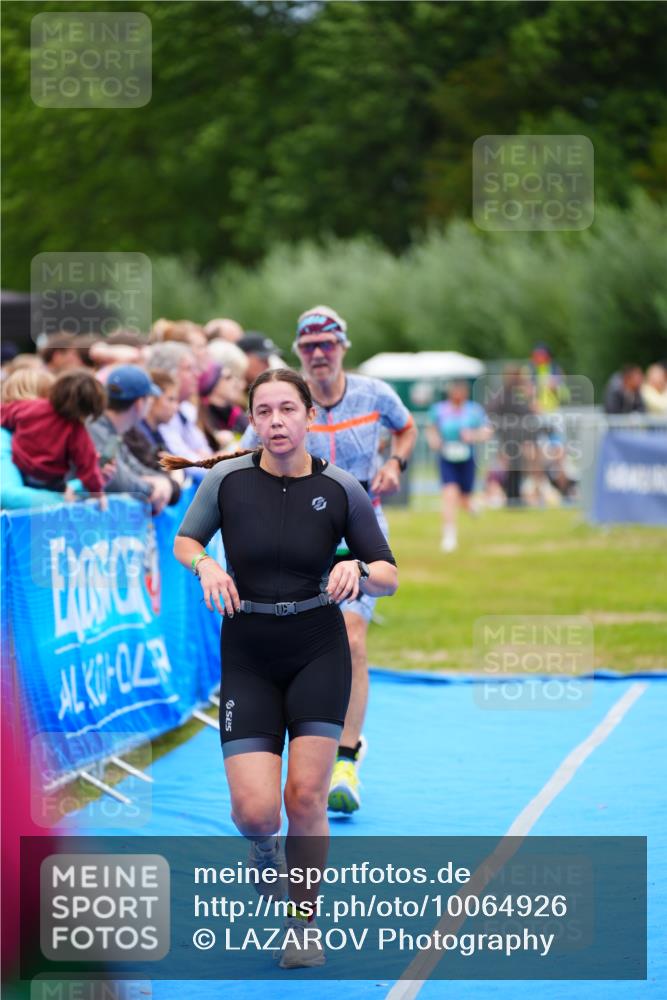 30.08.2026 - Elbe Triathlon Hamburg LAZAROV Photography http://msf.ph/oto/10064926 30.08.2026 12:08:49 Ziel 789, 915 meine-sportfotos.de