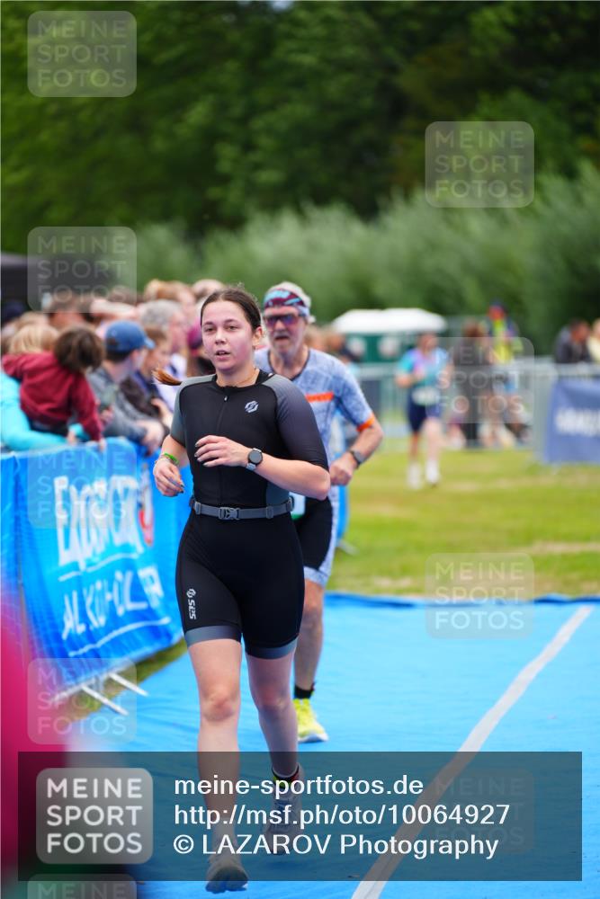30.08.2026 - Elbe Triathlon Hamburg LAZAROV Photography http://msf.ph/oto/10064927 30.08.2026 12:08:49 Ziel 789, 915 meine-sportfotos.de