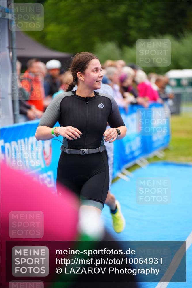 30.08.2026 - Elbe Triathlon Hamburg LAZAROV Photography http://msf.ph/oto/10064931 30.08.2026 12:08:51 Ziel 789, 915 meine-sportfotos.de