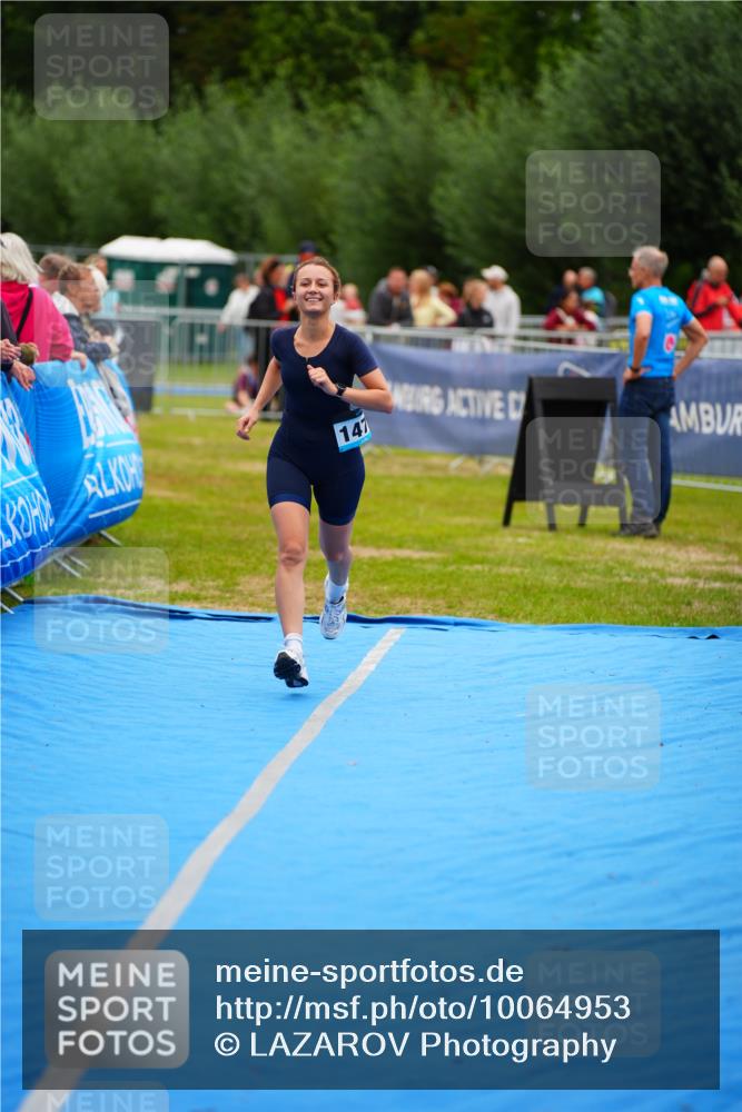 30.08.2026 - Elbe Triathlon Hamburg LAZAROV Photography http://msf.ph/oto/10064953 30.08.2026 12:09:00 Ziel 915, 1472 meine-sportfotos.de