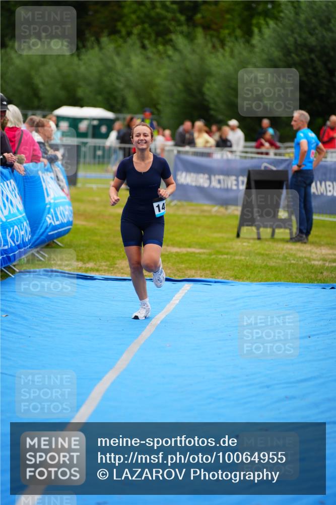 30.08.2026 - Elbe Triathlon Hamburg LAZAROV Photography http://msf.ph/oto/10064955 30.08.2026 12:09:00 Ziel 915, 1472 meine-sportfotos.de
