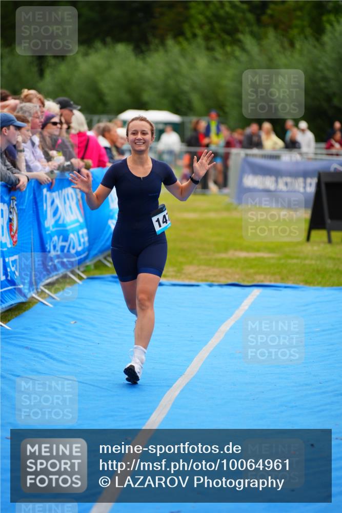 30.08.2026 - Elbe Triathlon Hamburg LAZAROV Photography http://msf.ph/oto/10064961 30.08.2026 12:09:01 Ziel 915, 1472 meine-sportfotos.de