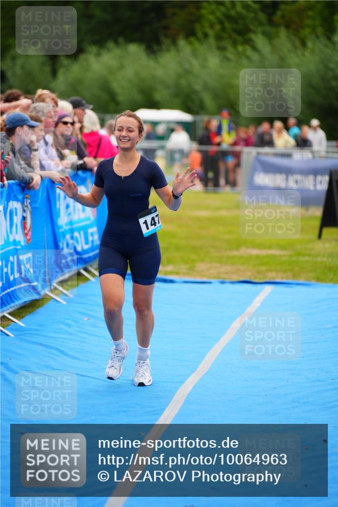 30.08.2026 - Elbe Triathlon Hamburg LAZAROV Photography http://msf.ph/oto/10064963 30.08.2026 12:09:01 Ziel 915, 1472 meine-sportfotos.de