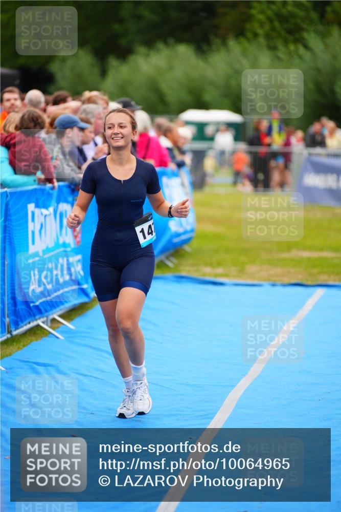 30.08.2026 - Elbe Triathlon Hamburg LAZAROV Photography http://msf.ph/oto/10064965 30.08.2026 12:09:02 Ziel 1472 meine-sportfotos.de