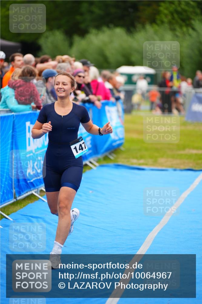 30.08.2026 - Elbe Triathlon Hamburg LAZAROV Photography http://msf.ph/oto/10064967 30.08.2026 12:09:02 Ziel 1472 meine-sportfotos.de