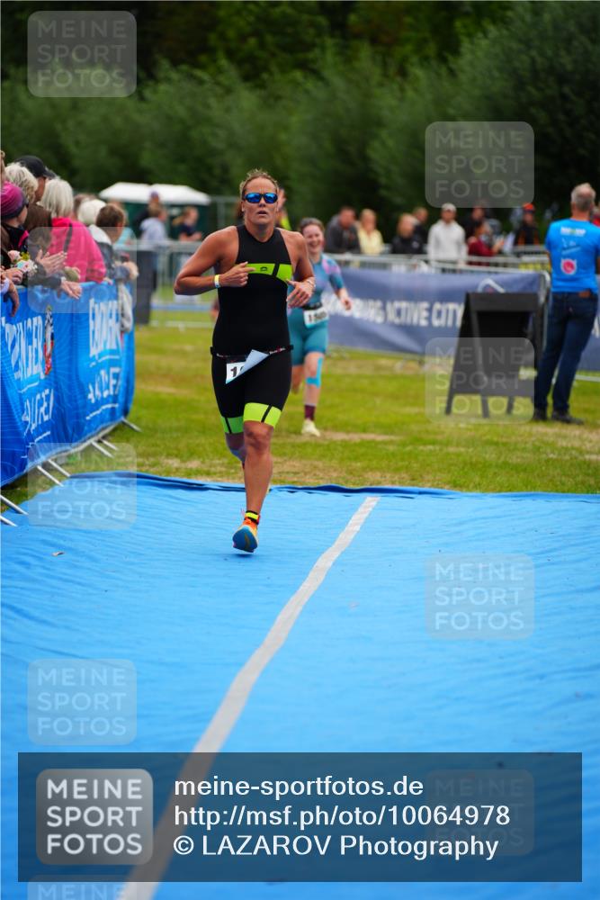 30.08.2026 - Elbe Triathlon Hamburg LAZAROV Photography http://msf.ph/oto/10064978 30.08.2026 12:09:14 Ziel 1505, 1664 meine-sportfotos.de
