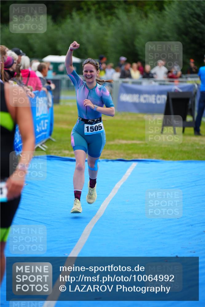 30.08.2026 - Elbe Triathlon Hamburg LAZAROV Photography http://msf.ph/oto/10064992 30.08.2026 12:09:18 Ziel 1505, 1664 meine-sportfotos.de