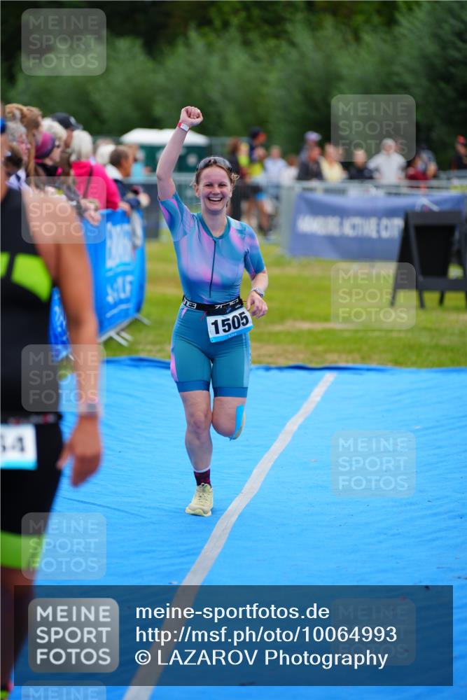30.08.2026 - Elbe Triathlon Hamburg LAZAROV Photography http://msf.ph/oto/10064993 30.08.2026 12:09:18 Ziel 1505, 1664 meine-sportfotos.de