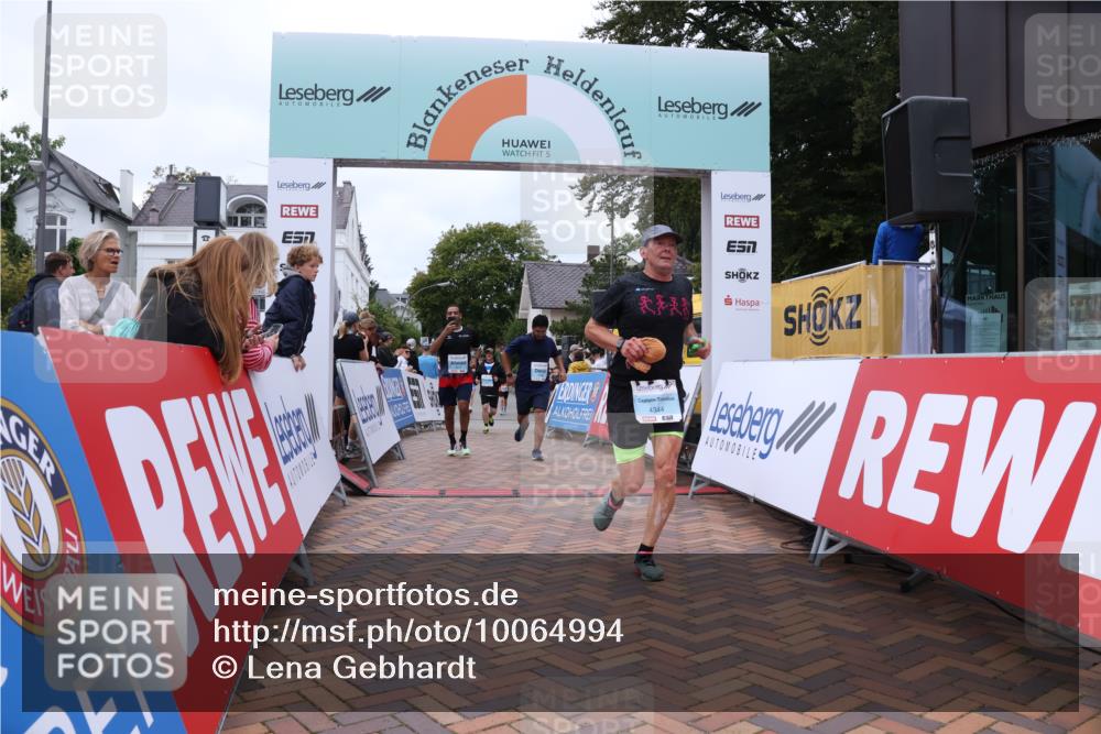30.08.2026 - Blankeneser Heldenlauf Lena Gebhardt http://msf.ph/oto/10064994 30.08.2026 12:48:26 Ziel 4005, 4006, 4014, 4146, 4344 meine-sportfotos.de