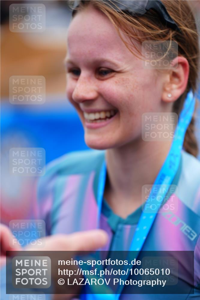 30.08.2026 - Elbe Triathlon Hamburg LAZAROV Photography http://msf.ph/oto/10065010 30.08.2026 12:09:30 Ziel 1561, 1574, 1640 meine-sportfotos.de
