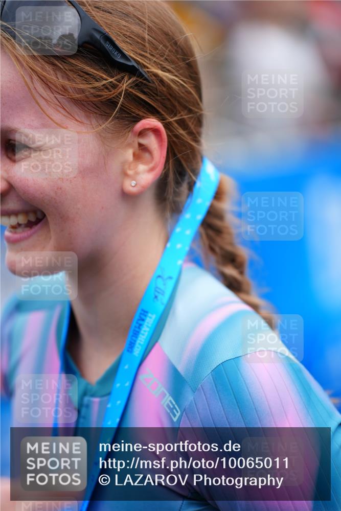 30.08.2026 - Elbe Triathlon Hamburg LAZAROV Photography http://msf.ph/oto/10065011 30.08.2026 12:09:30 Ziel 1561, 1574, 1640 meine-sportfotos.de