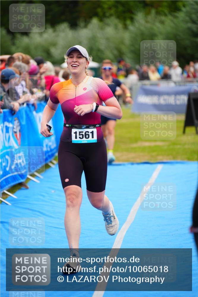 30.08.2026 - Elbe Triathlon Hamburg LAZAROV Photography http://msf.ph/oto/10065018 30.08.2026 12:09:33 Ziel 919, 1561, 1574, 1640 meine-sportfotos.de