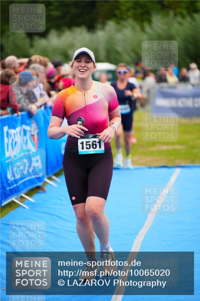 30.08.2026 - Elbe Triathlon Hamburg LAZAROV Photography http://msf.ph/oto/10065020 30.08.2026 12:09:33 Ziel 919, 1561, 1574, 1640 meine-sportfotos.de
