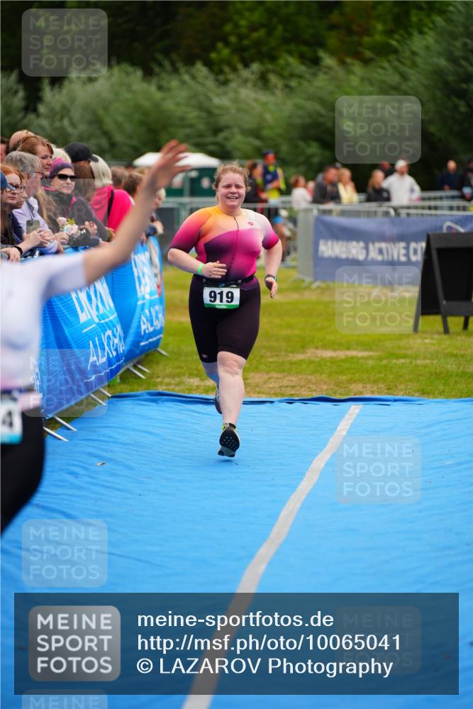 30.08.2026 - Elbe Triathlon Hamburg LAZAROV Photography http://msf.ph/oto/10065041 30.08.2026 12:09:38 Ziel 919, 1574, 1640 meine-sportfotos.de