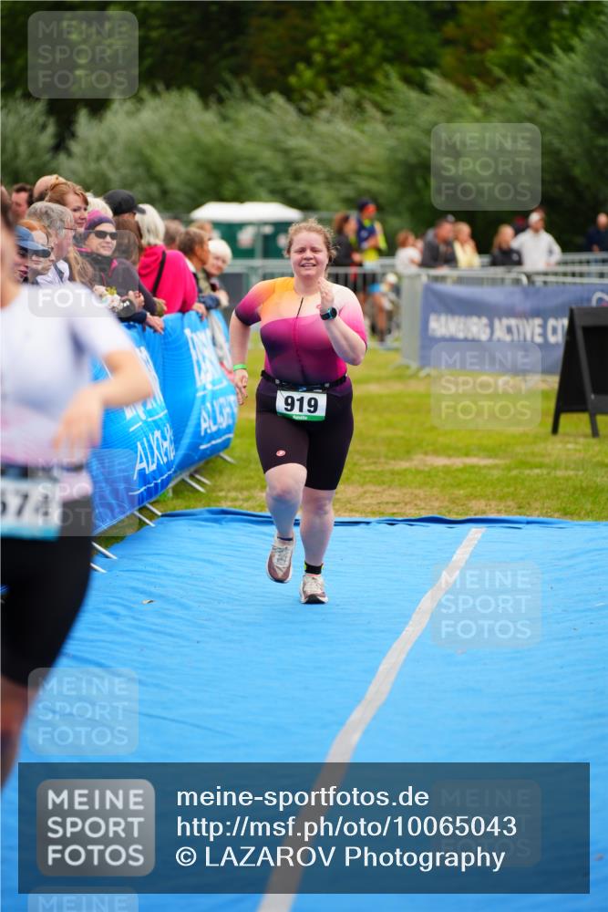 30.08.2026 - Elbe Triathlon Hamburg LAZAROV Photography http://msf.ph/oto/10065043 30.08.2026 12:09:38 Ziel 919, 1574, 1640 meine-sportfotos.de