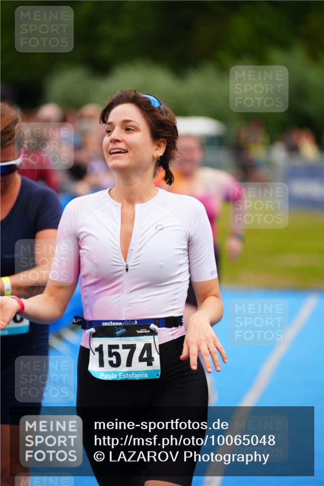 30.08.2026 - Elbe Triathlon Hamburg LAZAROV Photography http://msf.ph/oto/10065048 30.08.2026 12:09:39 Ziel 919, 1574, 1640 meine-sportfotos.de
