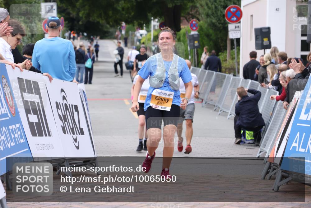 30.08.2026 - Blankeneser Heldenlauf Lena Gebhardt http://msf.ph/oto/10065050 30.08.2026 12:48:40 Ziel 2091, 4197, 4368, 4369 meine-sportfotos.de