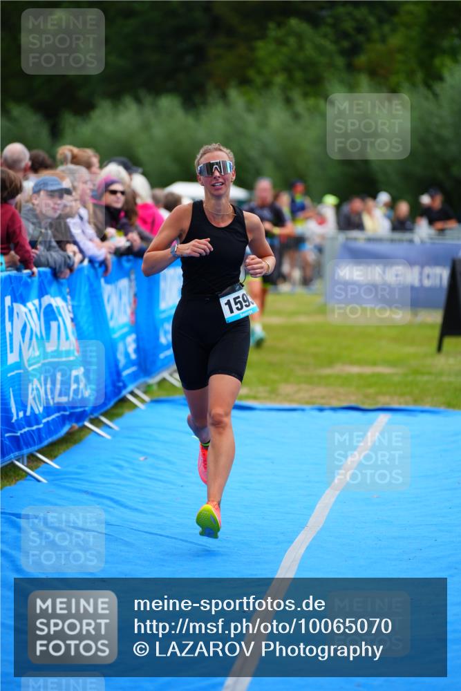 30.08.2026 - Elbe Triathlon Hamburg LAZAROV Photography http://msf.ph/oto/10065070 30.08.2026 12:09:56 Ziel 1593, 1687 meine-sportfotos.de