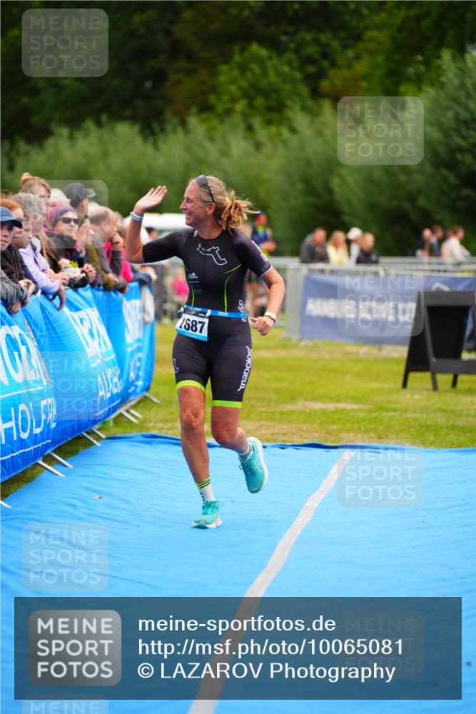 30.08.2026 - Elbe Triathlon Hamburg LAZAROV Photography http://msf.ph/oto/10065081 30.08.2026 12:10:01 Ziel 1515, 1593, 1687 meine-sportfotos.de