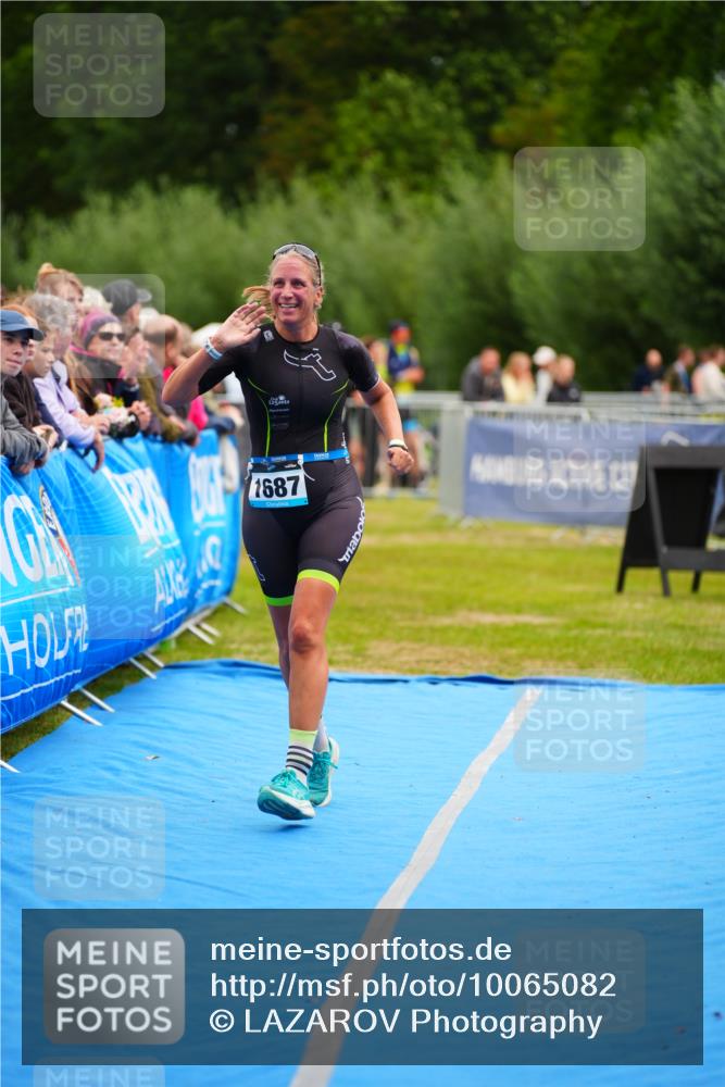 30.08.2026 - Elbe Triathlon Hamburg LAZAROV Photography http://msf.ph/oto/10065082 30.08.2026 12:10:01 Ziel 1515, 1593, 1687 meine-sportfotos.de